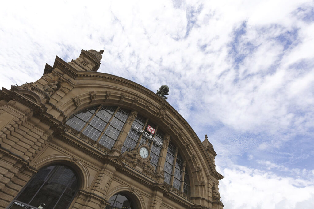 DEUTSCHE BAHN / S- BAHNHOF HAUPTBAHNHOF