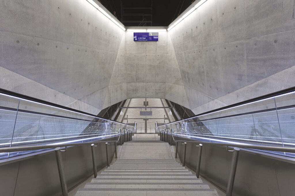 DEUTSCHE BAHN / S-BAHNHOF FRANKFURT GATEWAY – GARDENS