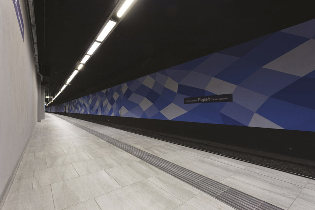 DEUTSCHE BAHN / S-BAHNHOF REGIONALBAHNHOF FLUGHAFEN